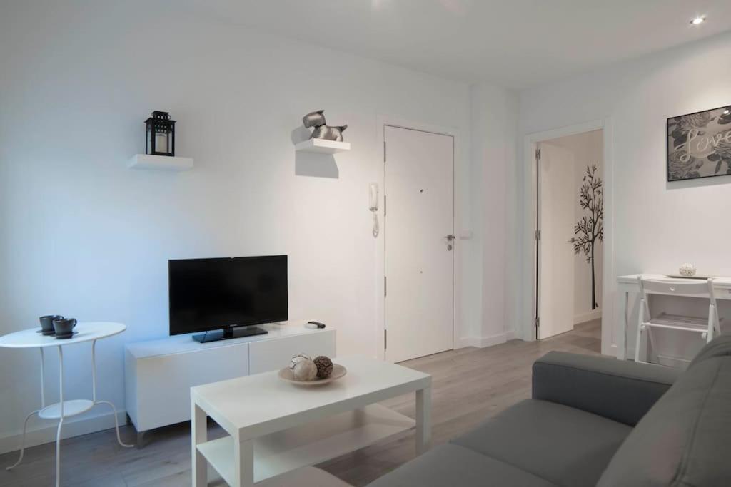 Moderno Apartamento En Plaza Merced Malaga Bagian luar foto