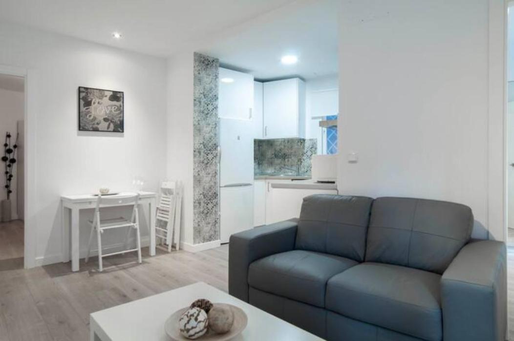Moderno Apartamento En Plaza Merced Malaga Bagian luar foto