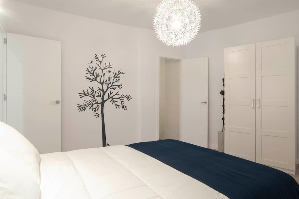 Moderno Apartamento En Plaza Merced Malaga Bagian luar foto
