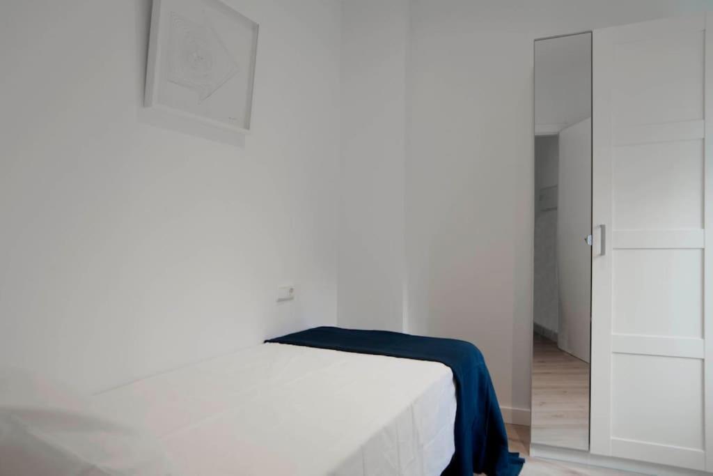 Moderno Apartamento En Plaza Merced Malaga Bagian luar foto